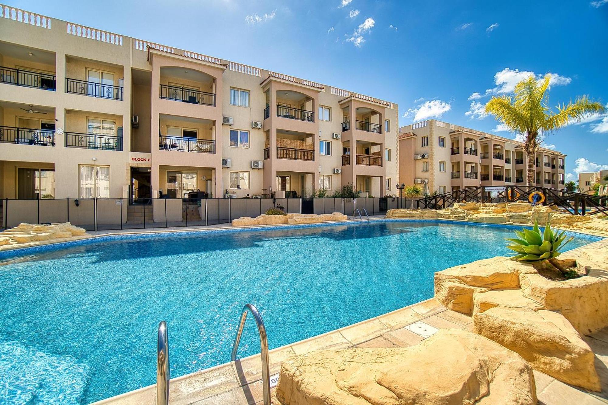 Royal Seacrest F G6 Apartment Paphos Ngoại thất bức ảnh