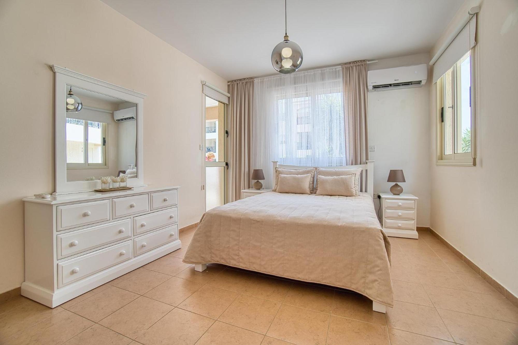 Royal Seacrest F G6 Apartment Paphos Ngoại thất bức ảnh